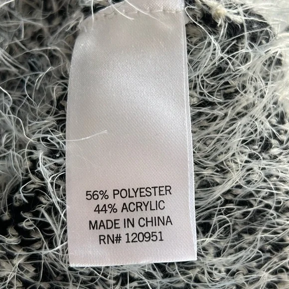 Mudd Soft Fuzzy Cheetah Animal Print Eyelash Knit Crew Neck Sweater Size S - Picture 9 of 12